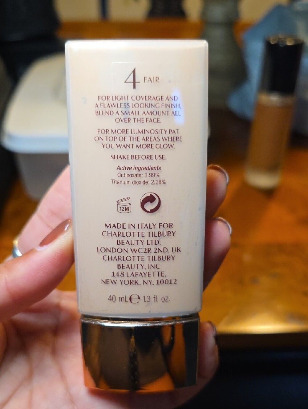 Charlotte Tilbury Light Wonder Foundation - Picture 2 of 4